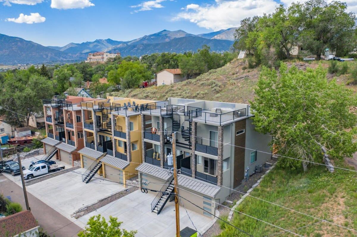 4Bd Home W Rooftop Patio Fire Pit & Mountain Views Colorado Springs Extérieur photo