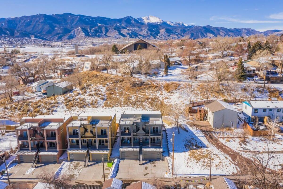 4Bd Home W Rooftop Patio Fire Pit & Mountain Views Colorado Springs Extérieur photo